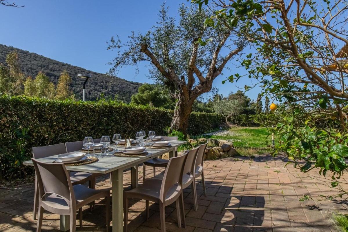 Villa Acquasalata Nisporto ภายนอก รูปภาพ