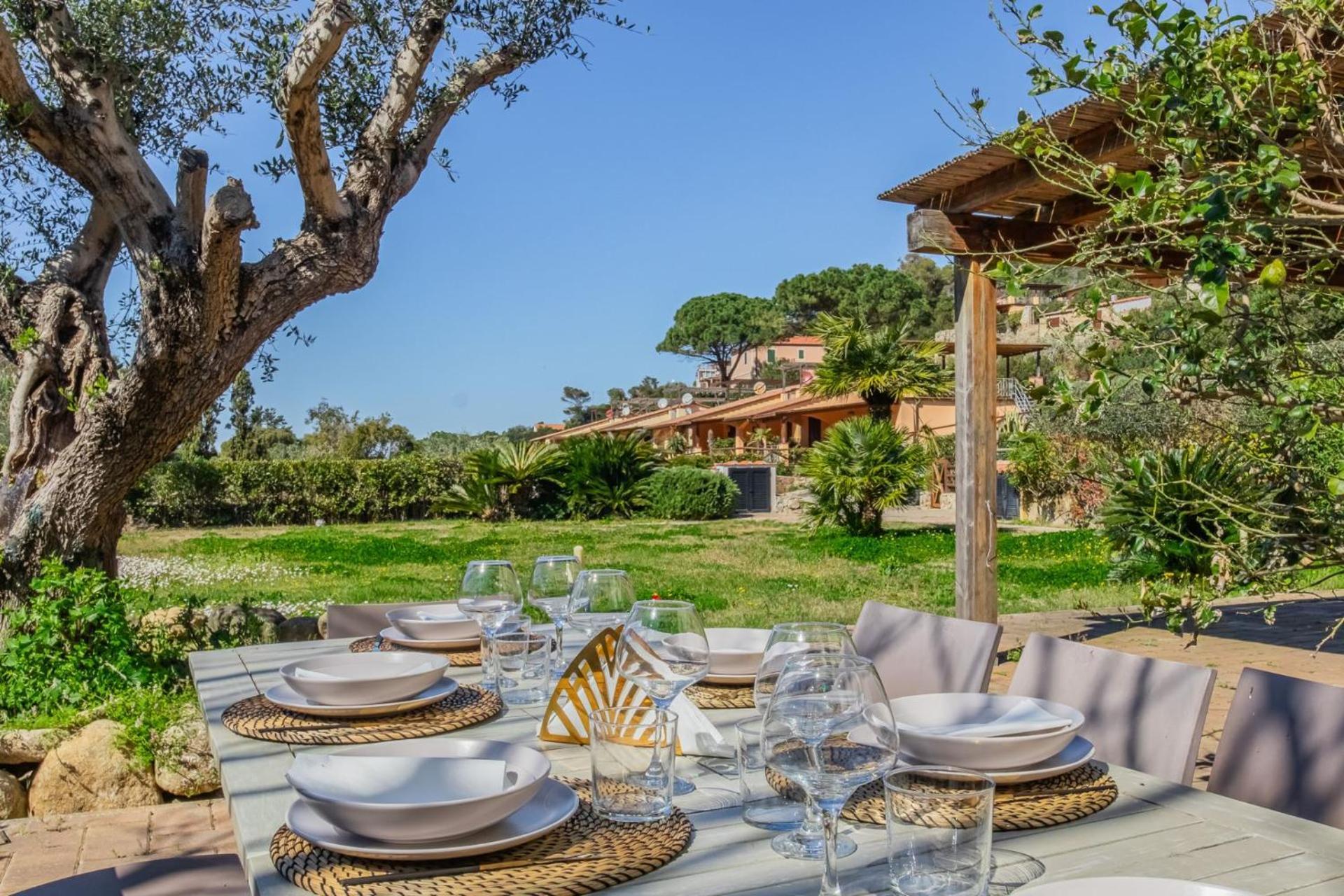 Villa Acquasalata Nisporto ภายนอก รูปภาพ